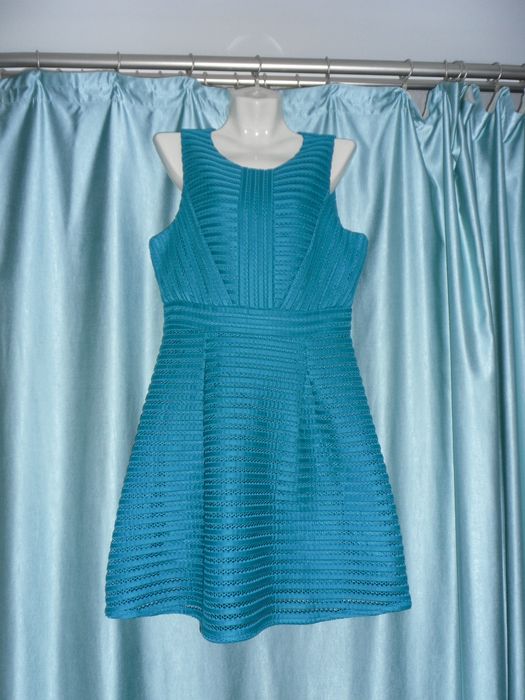 Красивое женское нарядное бирюзовое платье 48 50