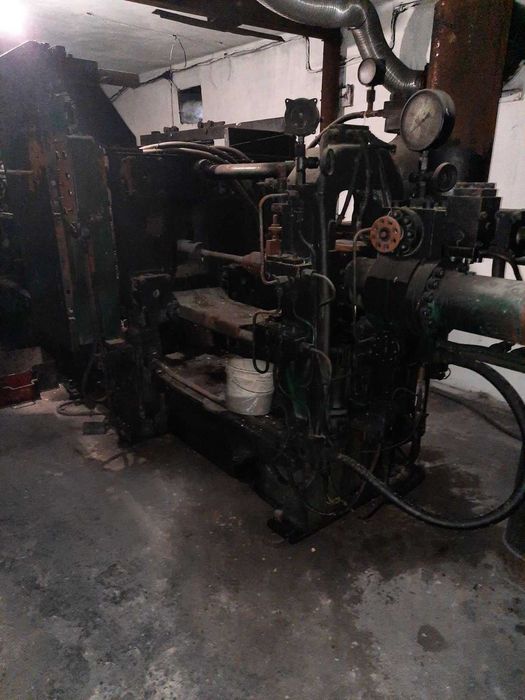 Продам  машину по литью алюминиевых деталей под давлением