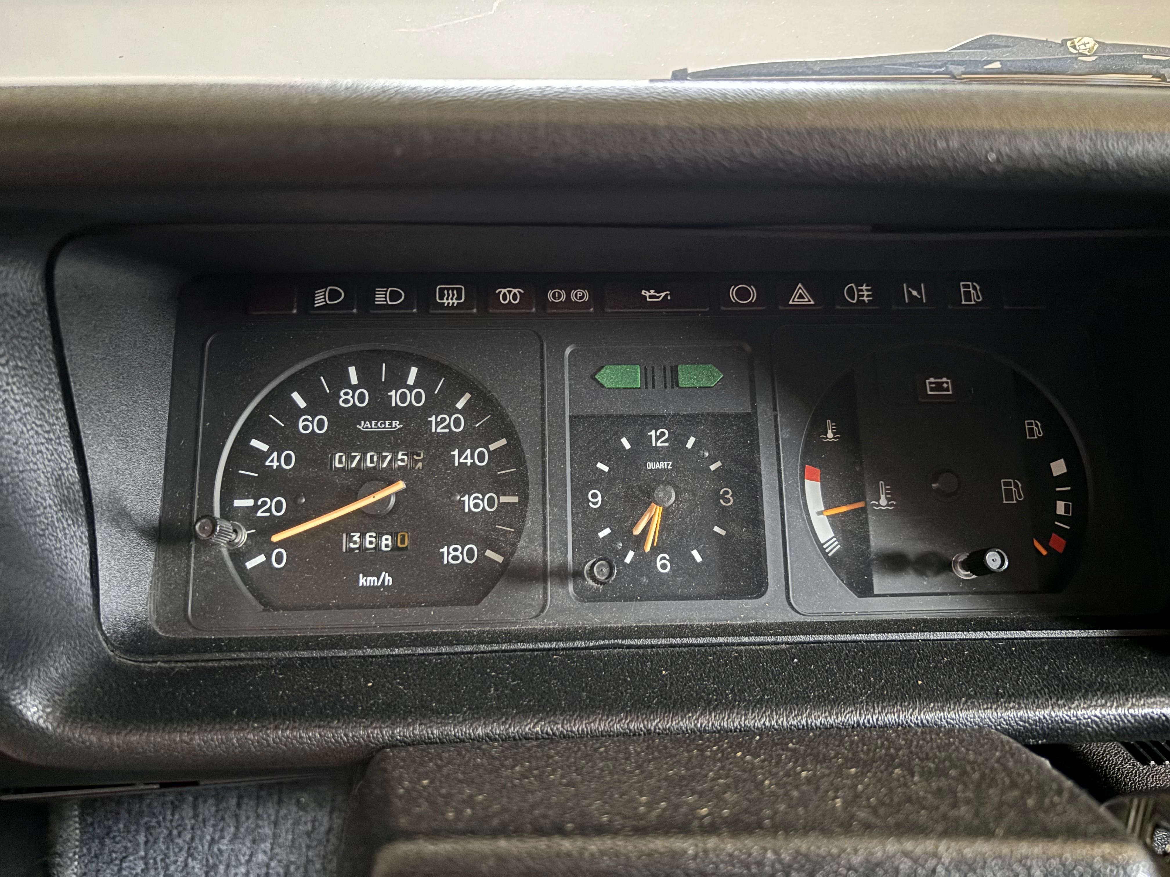 Carro Renault 18 GTL com Reboque