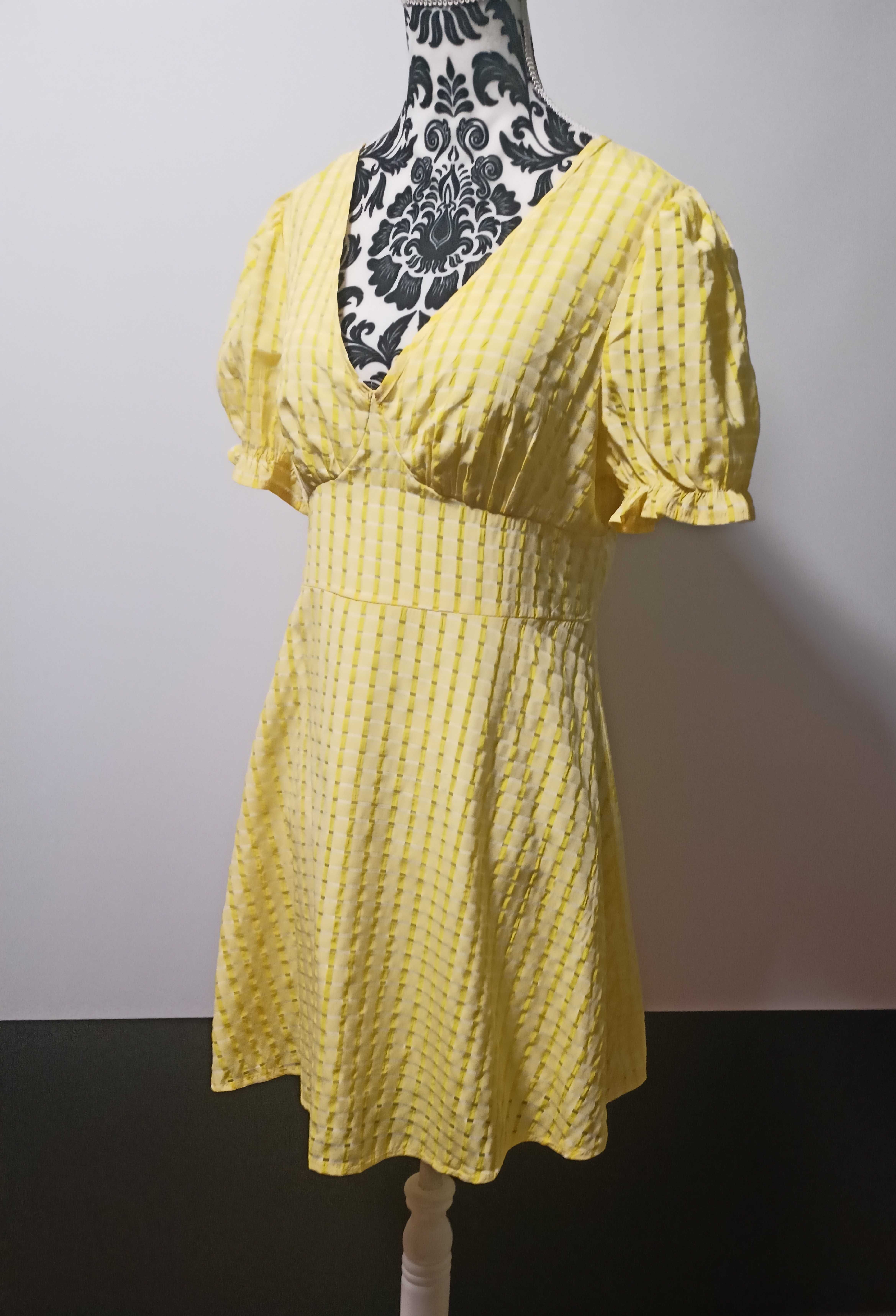 Sukienka letnia mini S/M rozszerzany fason rękawy bufki