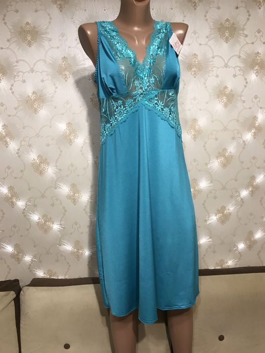 Комплект нижньої білизни / нічна сорочка і халат