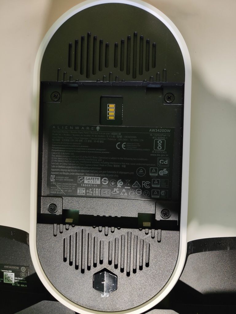 Монітор Alienware