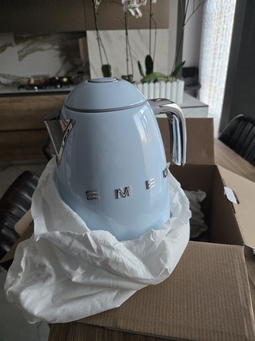 Електрочайник Smeg KLF05PBEU