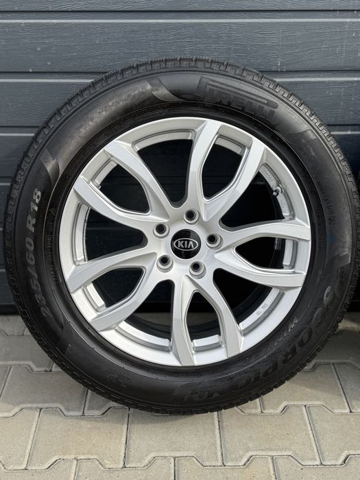 Продам диски з резиною Kia R18 5:114.3 235:60