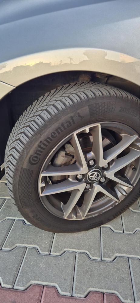 Toyota Auris 1,8 hybryda 2014