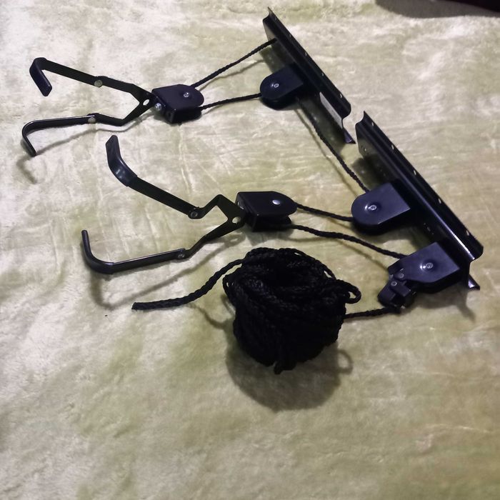 Suporte p/pendurar bicicleta no teto