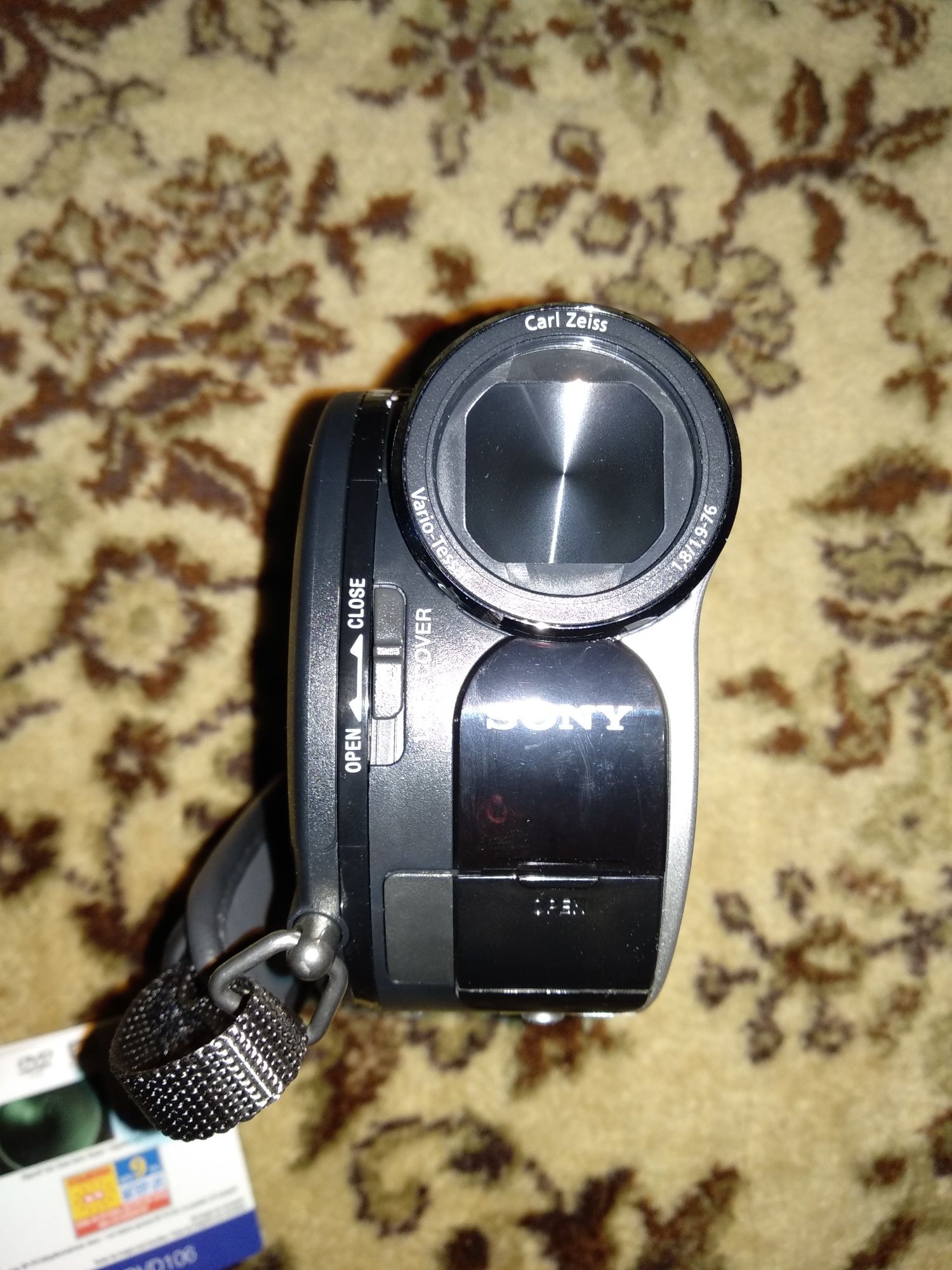 Видеокамера SONY handycam DCR-DVD106E