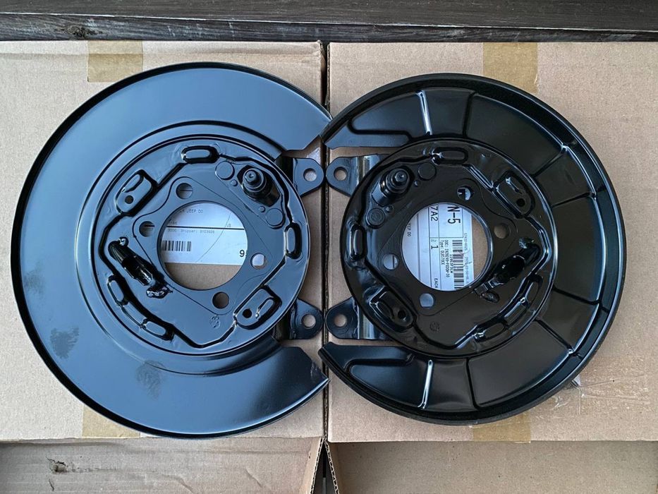 Щиток кожух захист задніх гальмівних дисків Jeep Compass Patriot MK