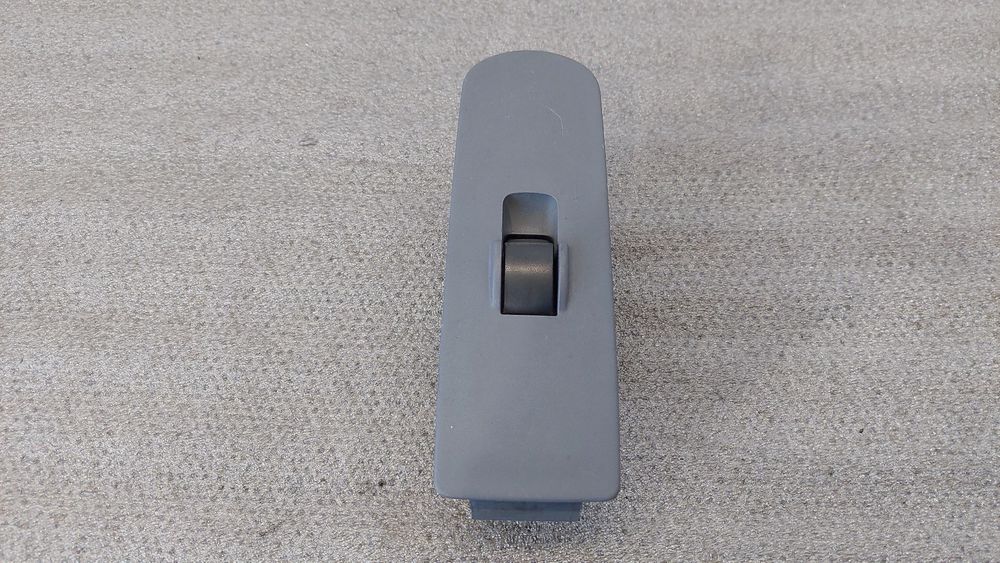 Comando / botão / interruptor vidros frente direito MITSUBISHI Colt VI