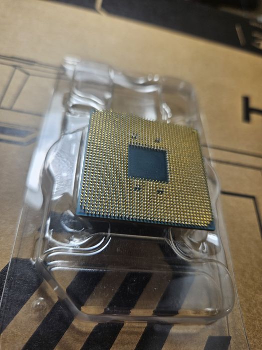 Процесор AMD Ryzen 7 5800x