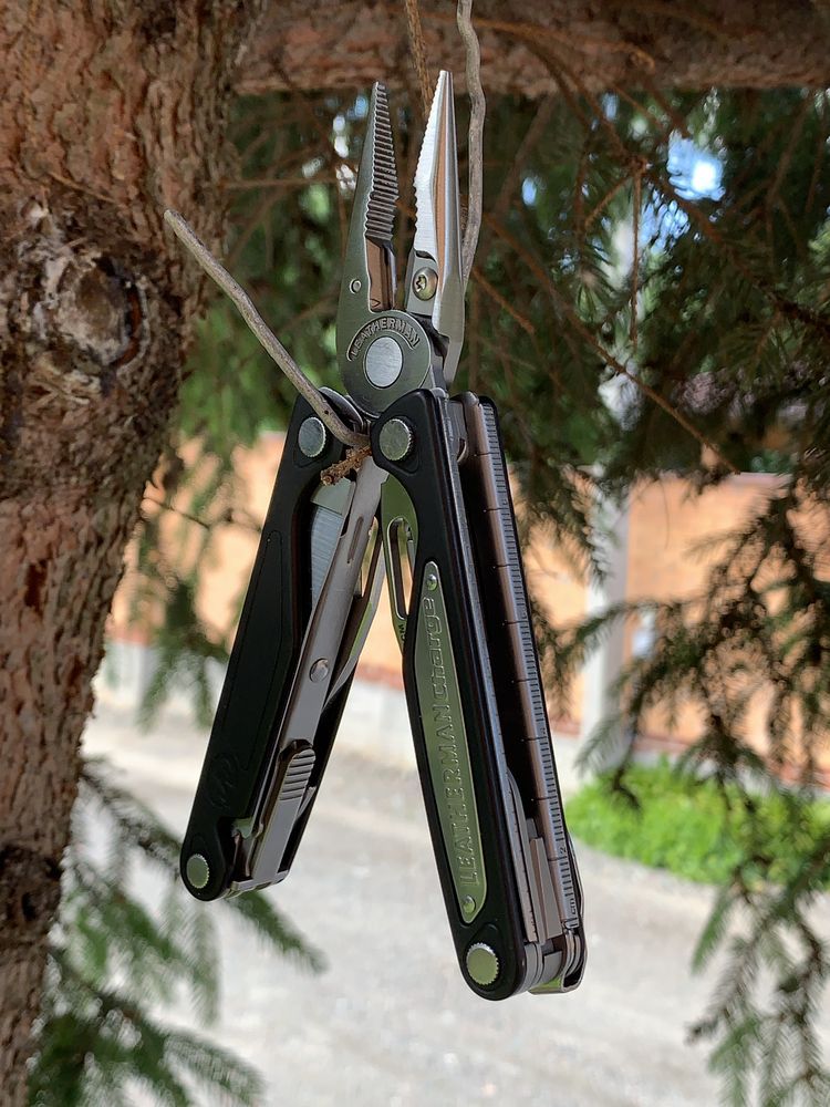Мультитул Leatherman Charge ALX в ідеалі
