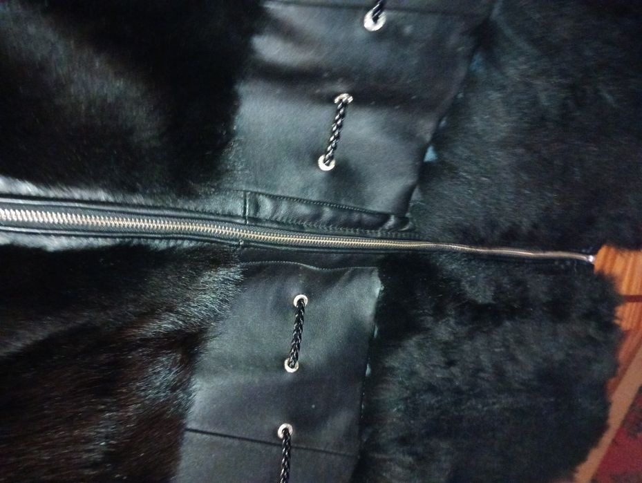 Продам теплую кожано-меховую куртку