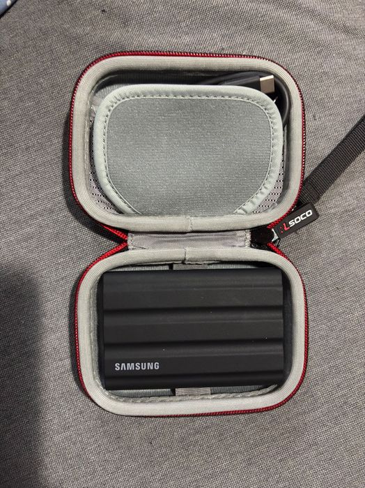 SSD portátil Samsung T7 Shield 1TB + Case