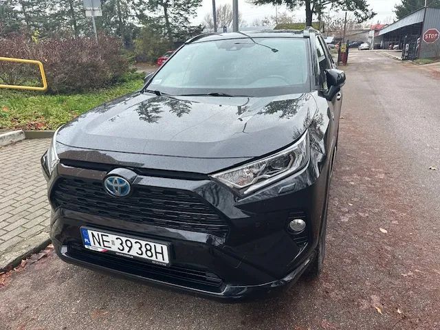 Toyota RAV4 Toyota RAV4 2.5 Hybrid 4x4 w limitowanej wersji: Black Edition FV23%,