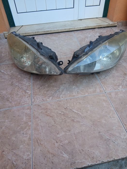 Farol de peugeot 307 direito