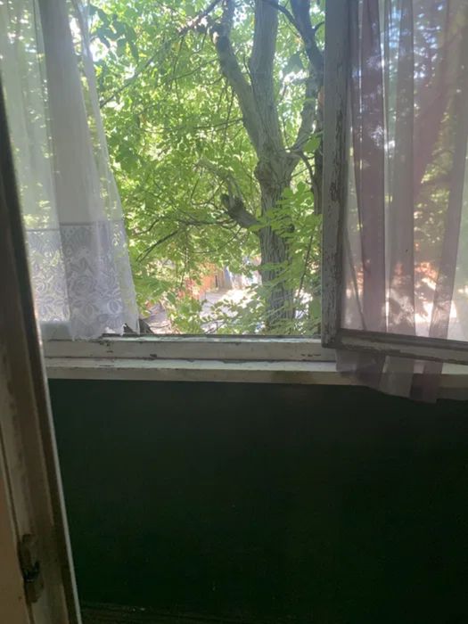 Продам трикімнатну квартиру 62 м² в центрі міста.