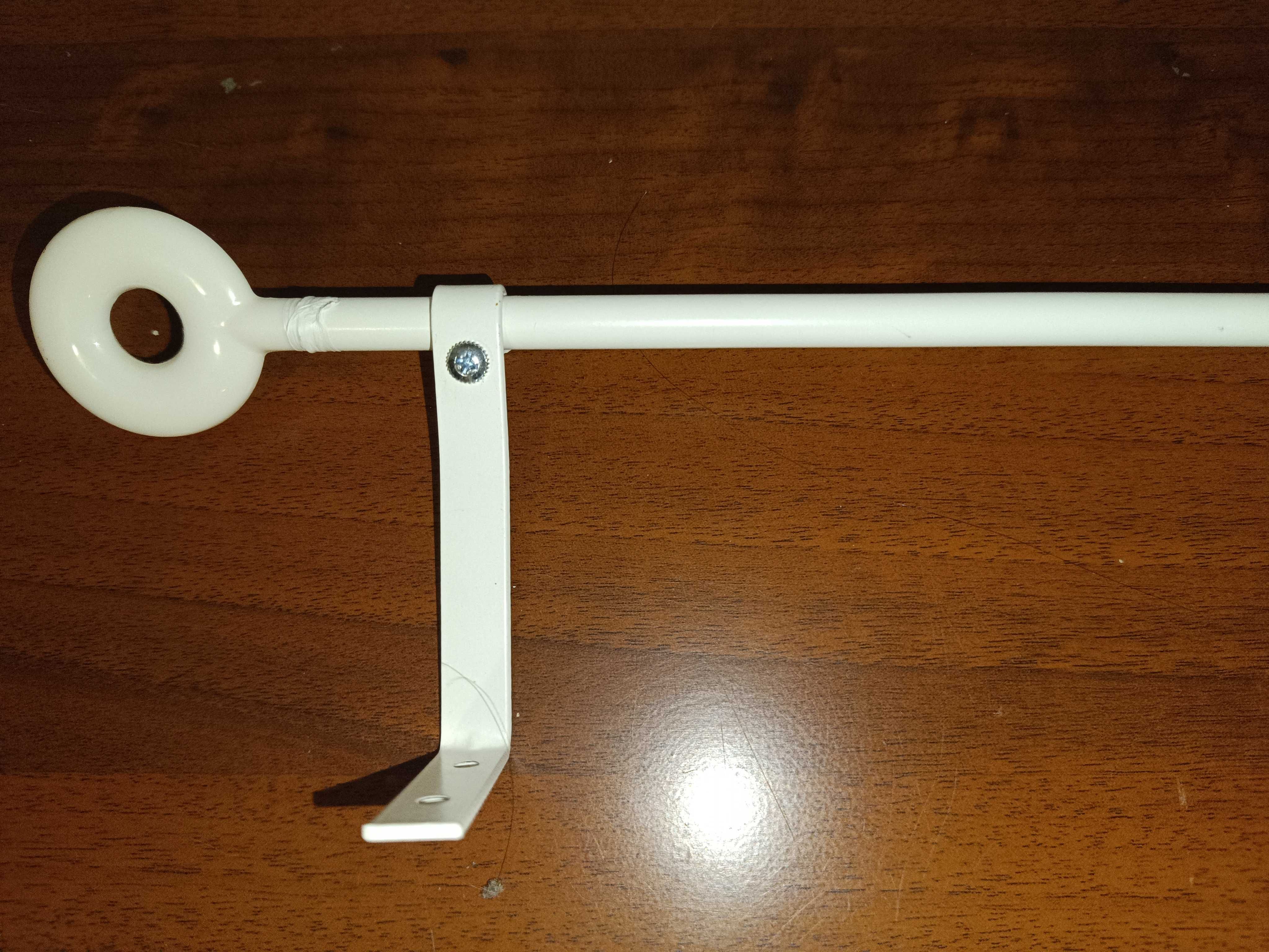 Biały karnisz Ikea Irja 110 cm