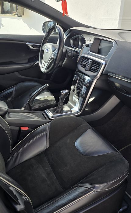 Volvo v40 r-design 190cv