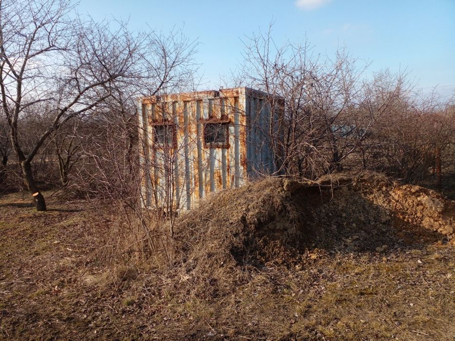Контейнер 5 тонн . Под бытовку , кладовку , домик для дачи .