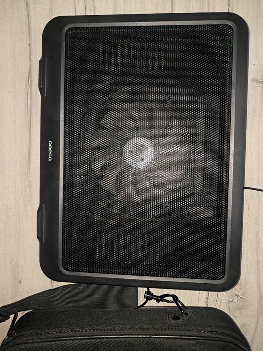 Torba na laptopa plus chłodząca podstawka