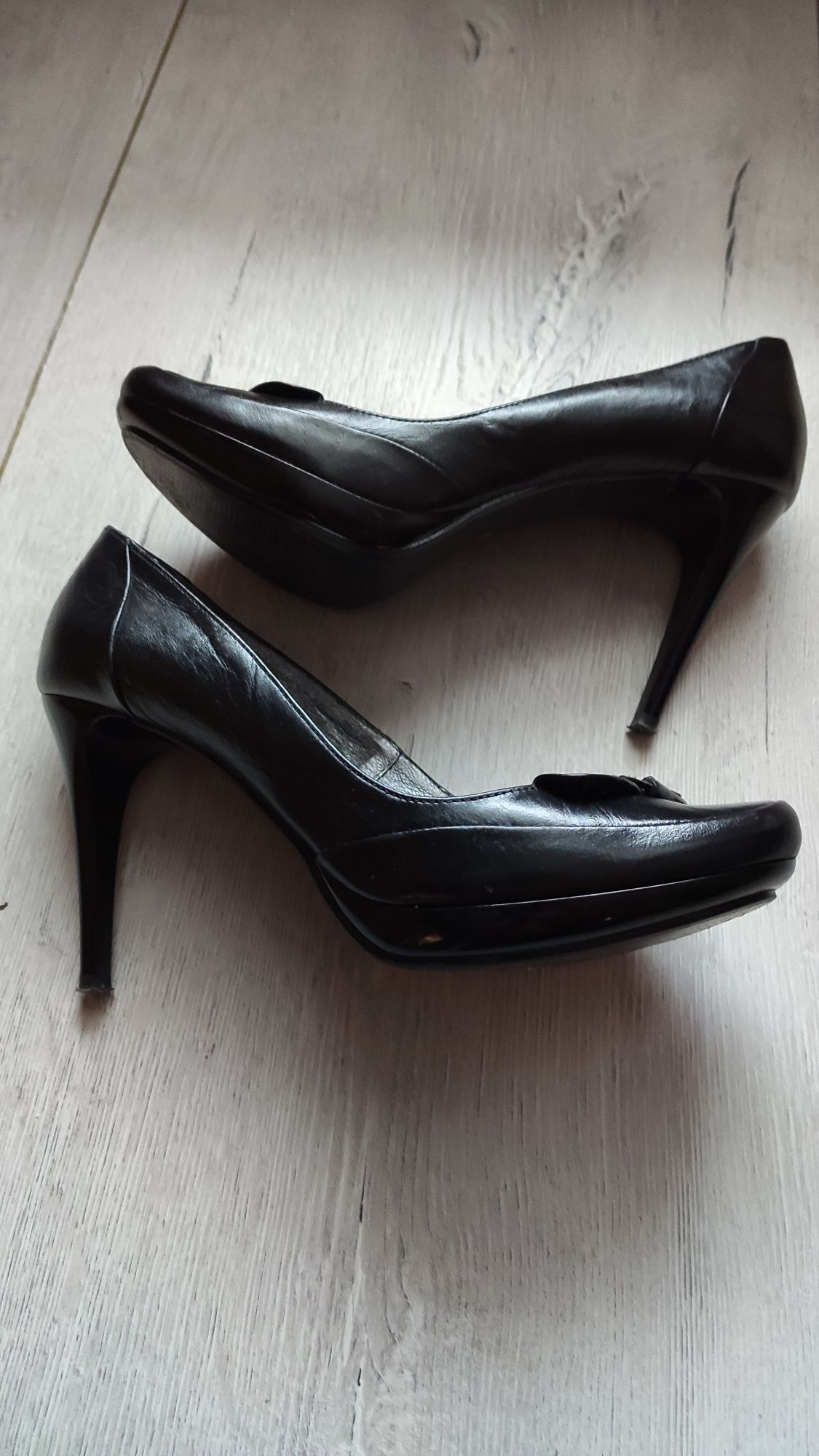 Eleganckie buty szpilki skórzane Intershoe r.38