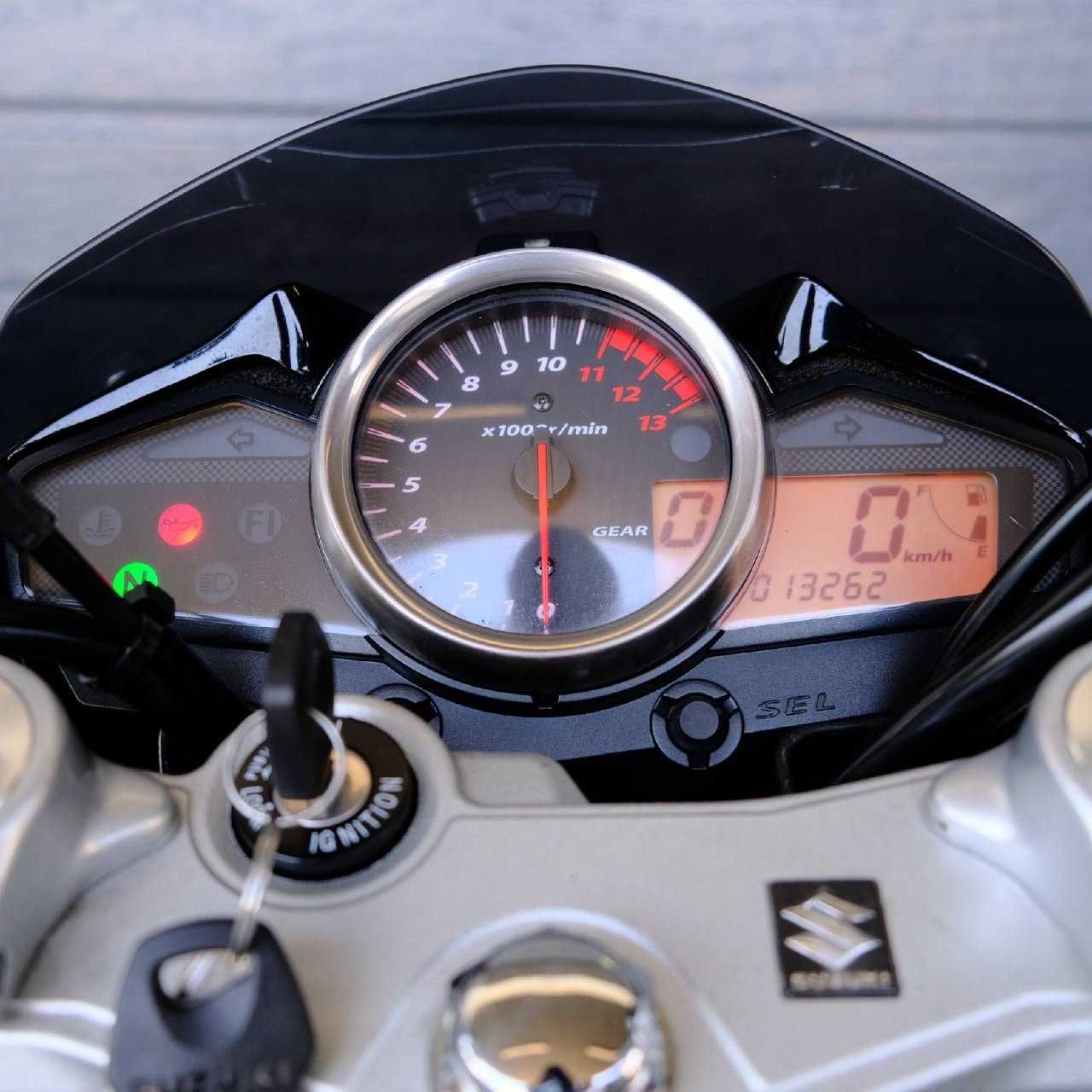 Продам мотоцикл Suzuki GSR 250 (2619)