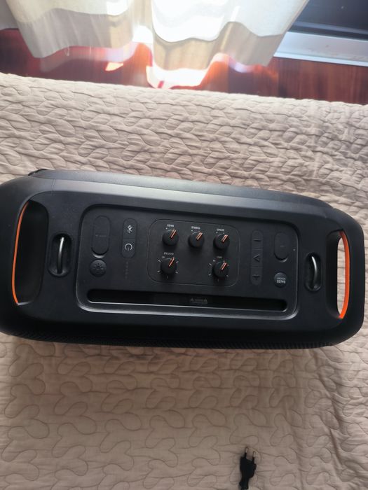 JBL partybox on the go