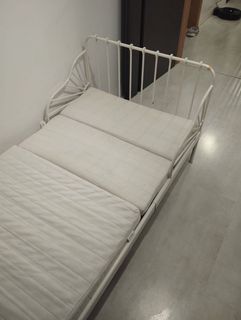 Sprzedam łóżko dziecięce Ikea