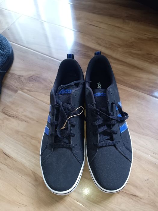 Кроссовки adidas новые оригинал по стельке 30.5 см