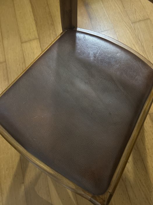 Mesa de jantar em madeira maciça de cerejeira com 6 cadeiras