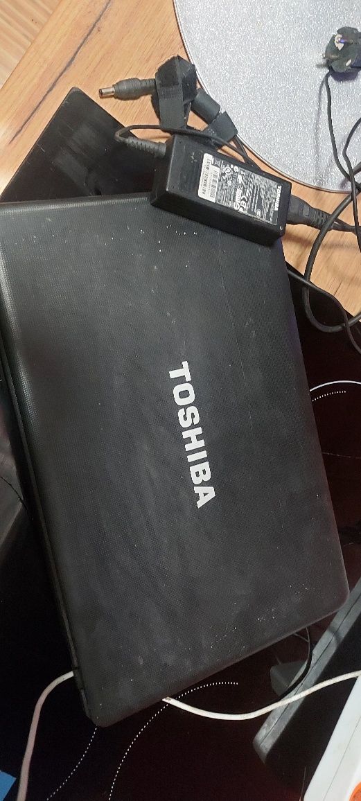 Sprzedam laptopa Toshiba