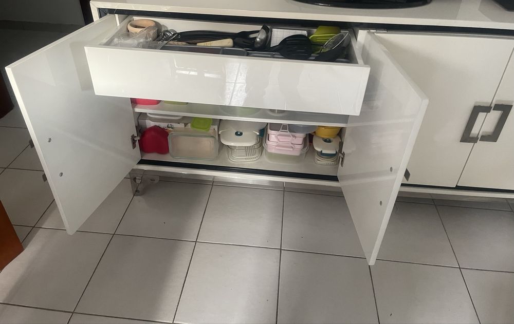 Moveis e espelhos de sala