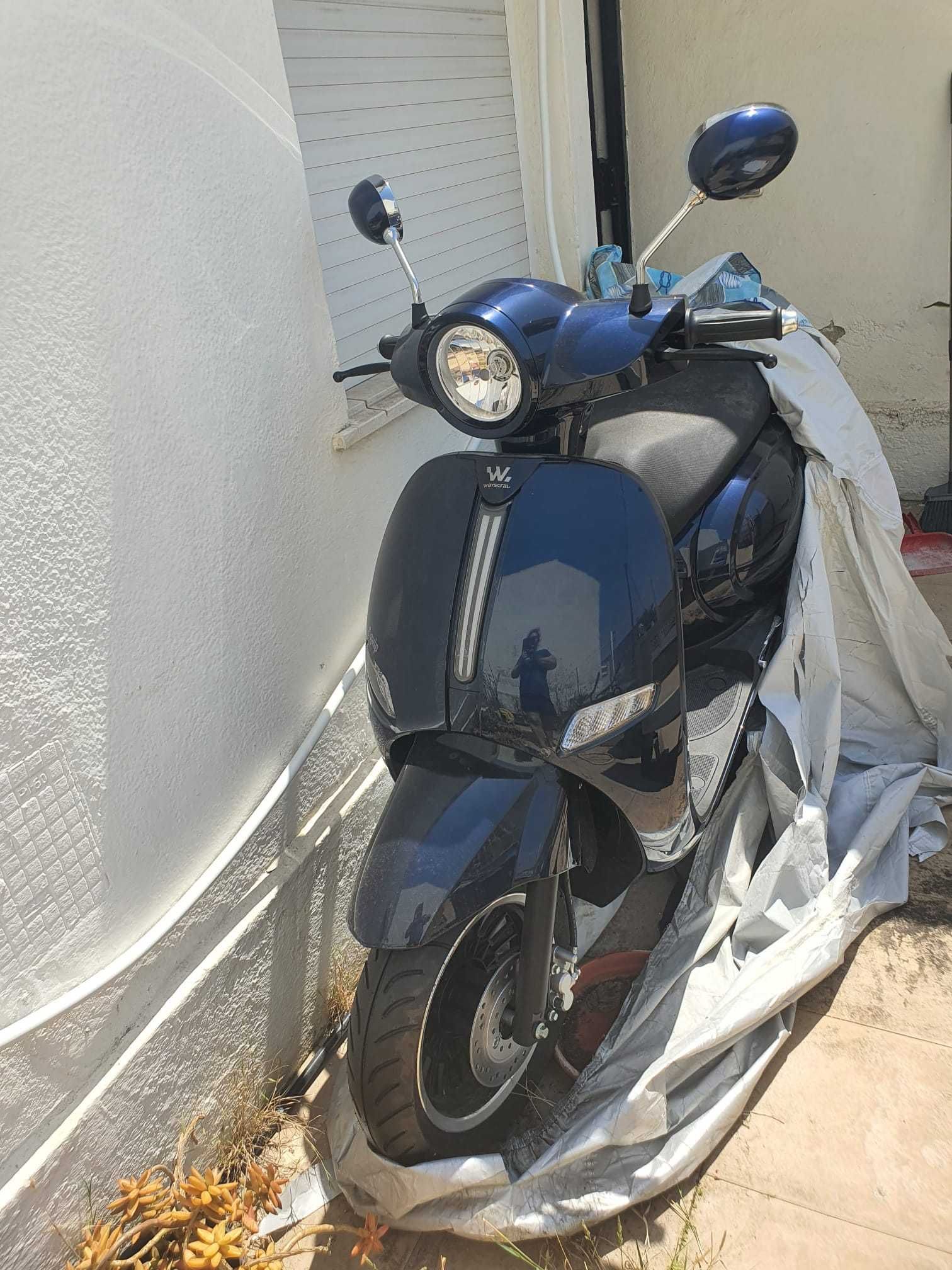 Moto eléctrica nova e matriculada