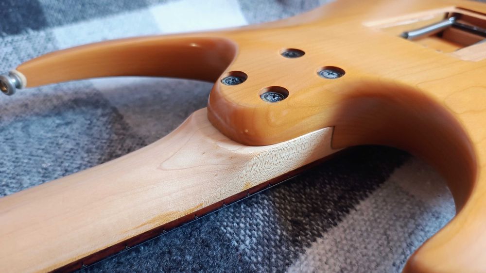 Электрогитара Cort Viva Gold-II NS, комбик Line 6 SPIDER IV 15w, + уши