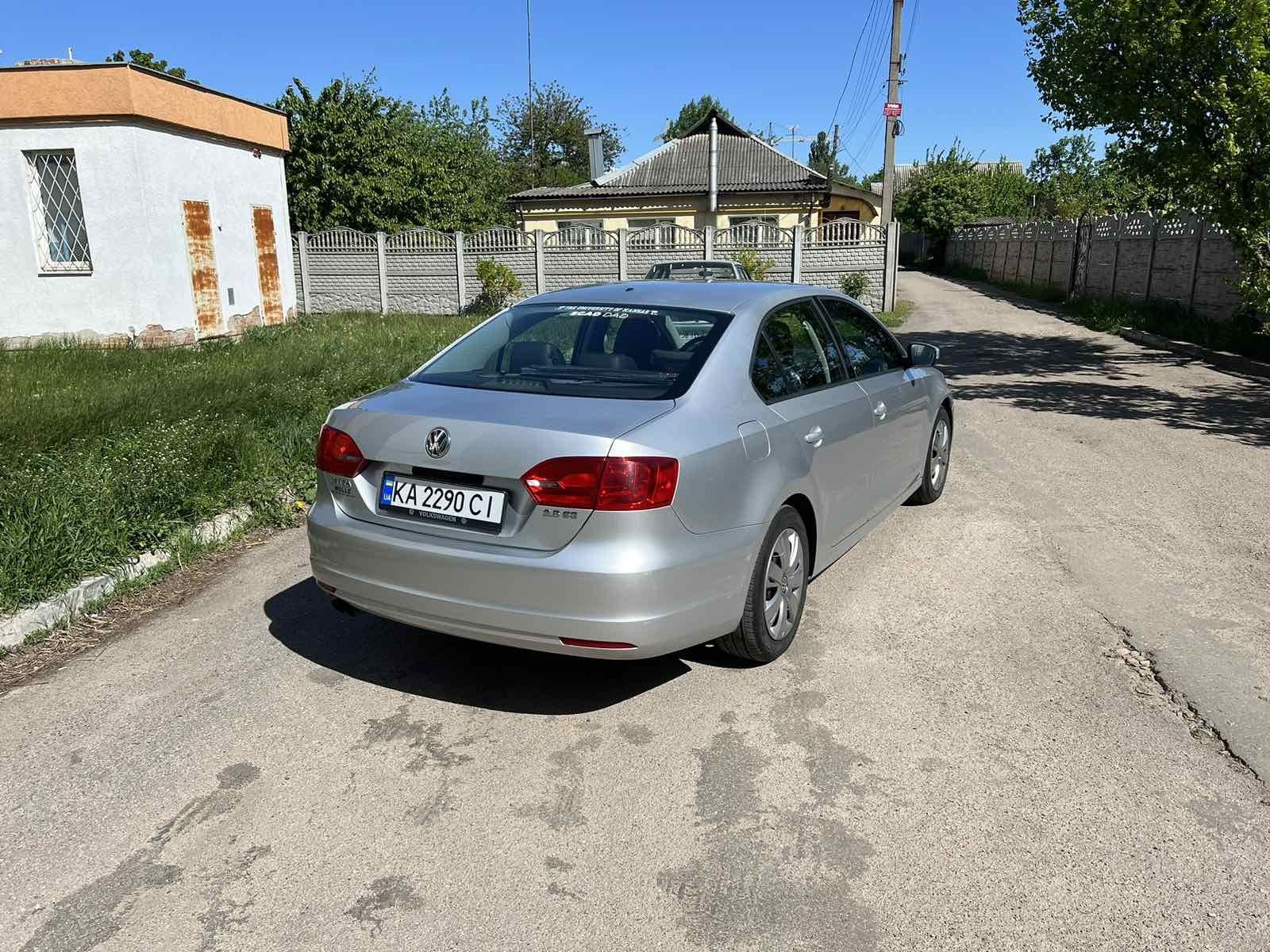 Volkswagen Jetta 2012,  2,5l