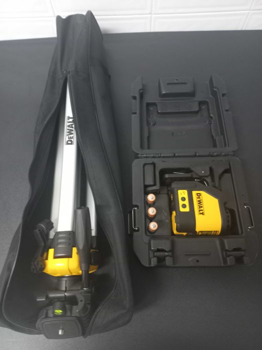 Nível Laser + Tripé DEWALT
