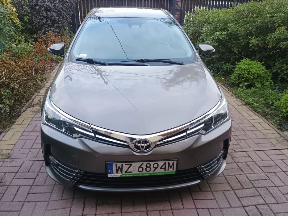 Toyota Corolla Sprzedam Toyota Corolla E16 benzyna+ LPG 2017r