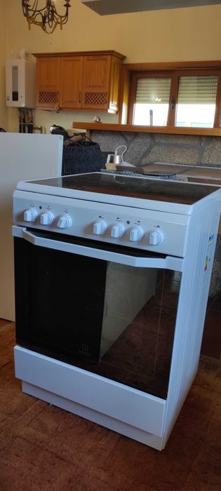 Fogão elétrico com forno