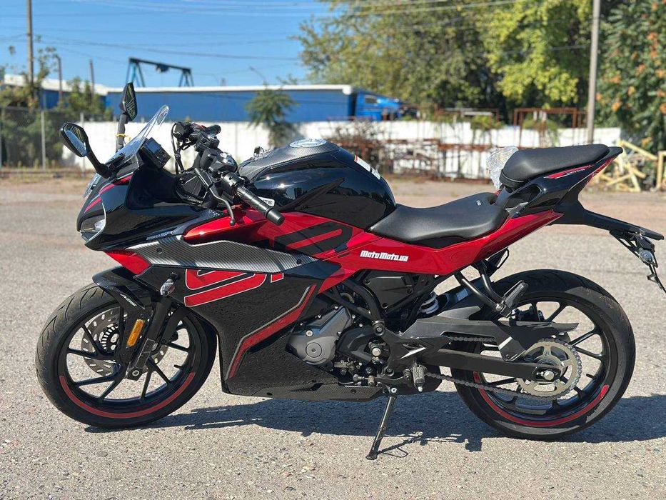 Мотоцикл CFMOTO 250SR LITE
