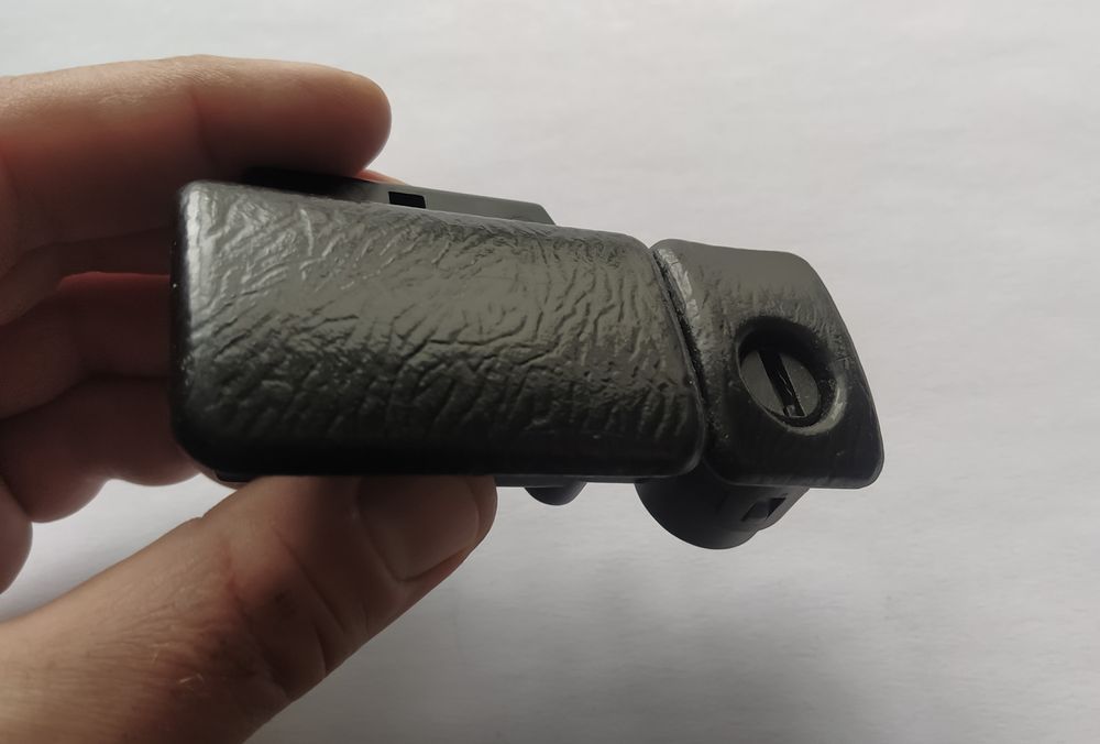 Замок ручки бардачка Suzuki Grand Vitara Jimny (окрашена в чёрный)