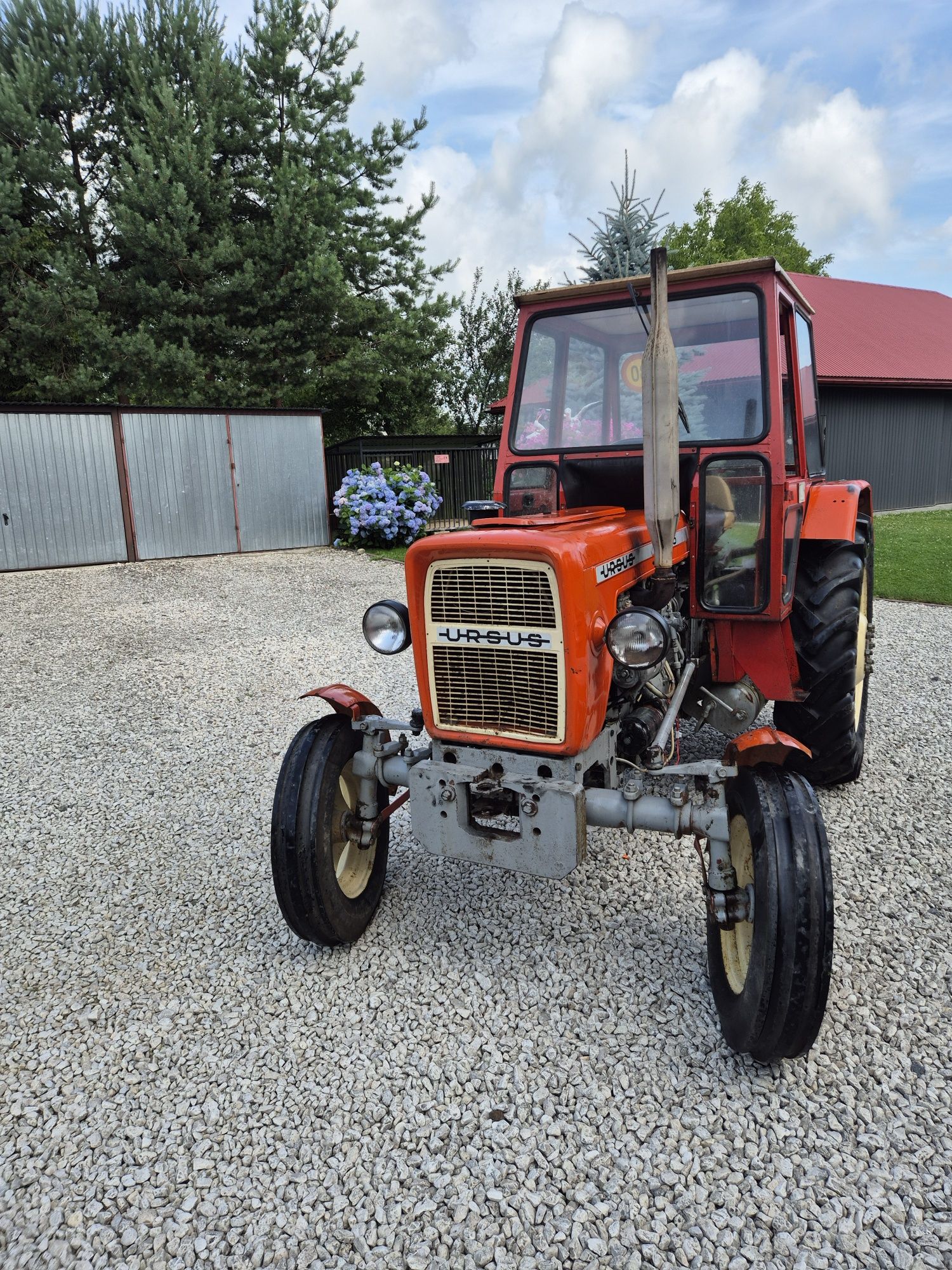 Ursus c 330 c 335