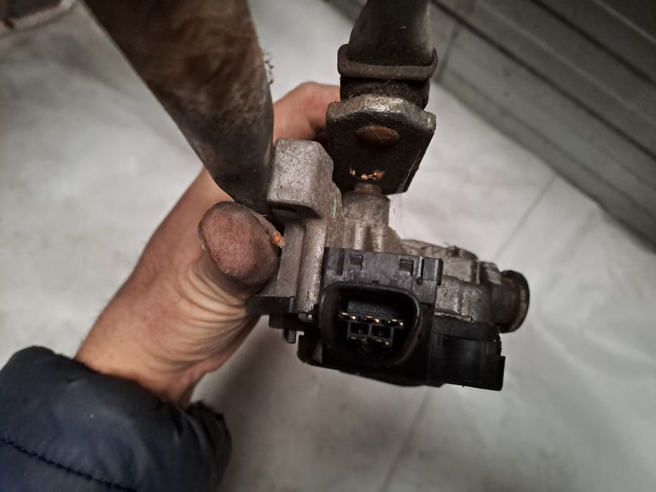 Mechanizm wycieraczek przód Toyota Avensis T25 03-09