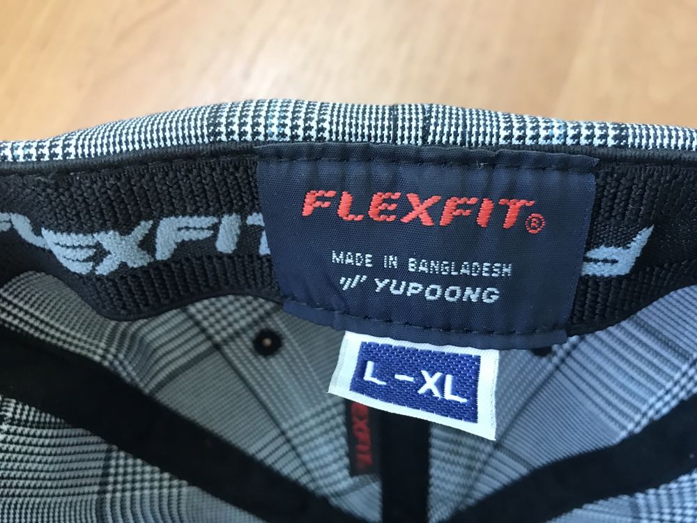 Кепка FLEXFIT. Размер 58. Made in Bangladesh.