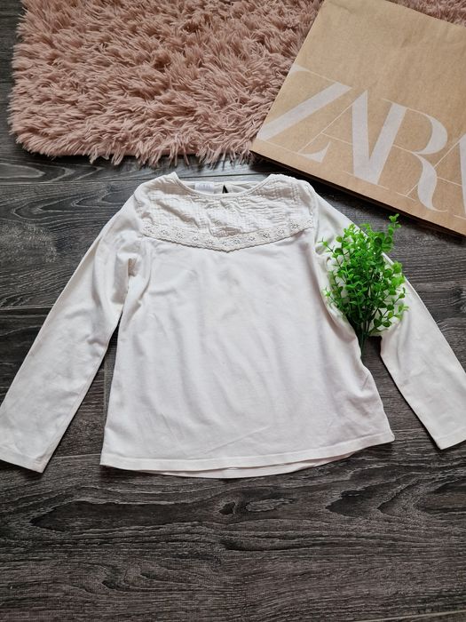 Zara bluzka z koronką kremowa