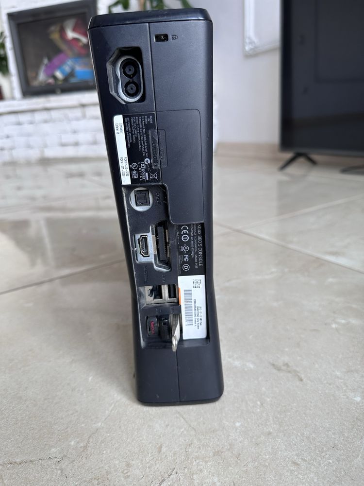 Xbox 360 2 джойстика+kinect