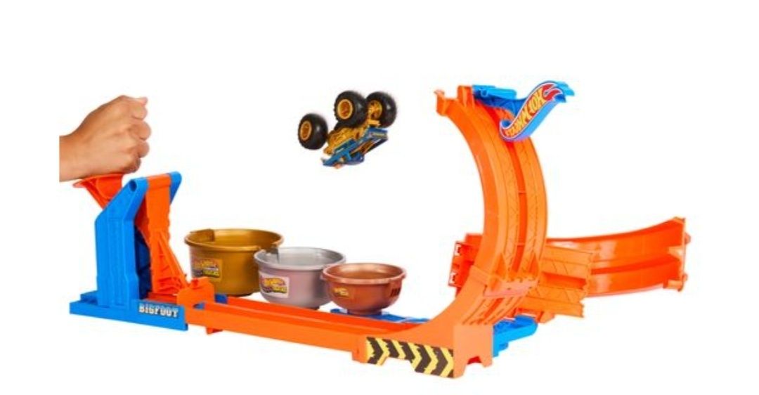 Ігровий набір Hot Wheels Monster Trucks Петлі та трюки (JBX64)