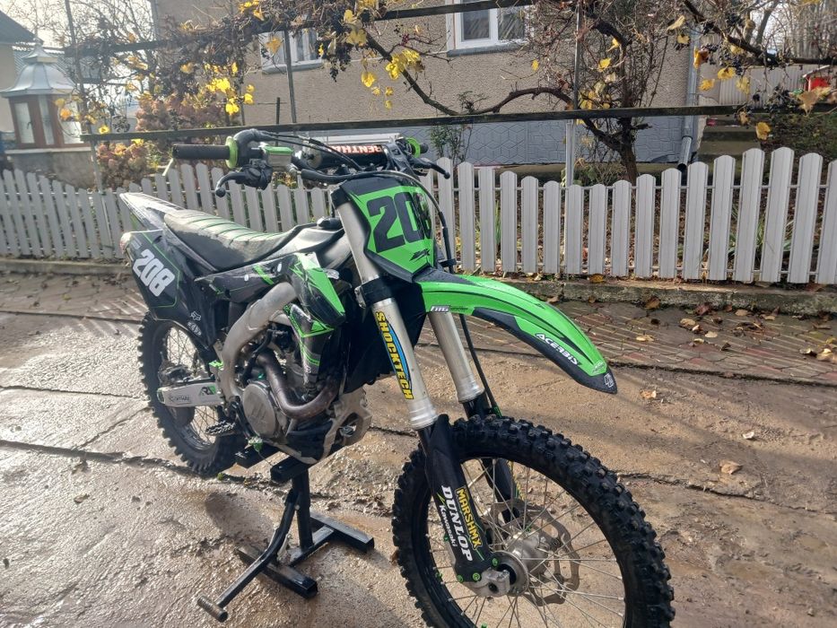 Гарний кавасакі 450