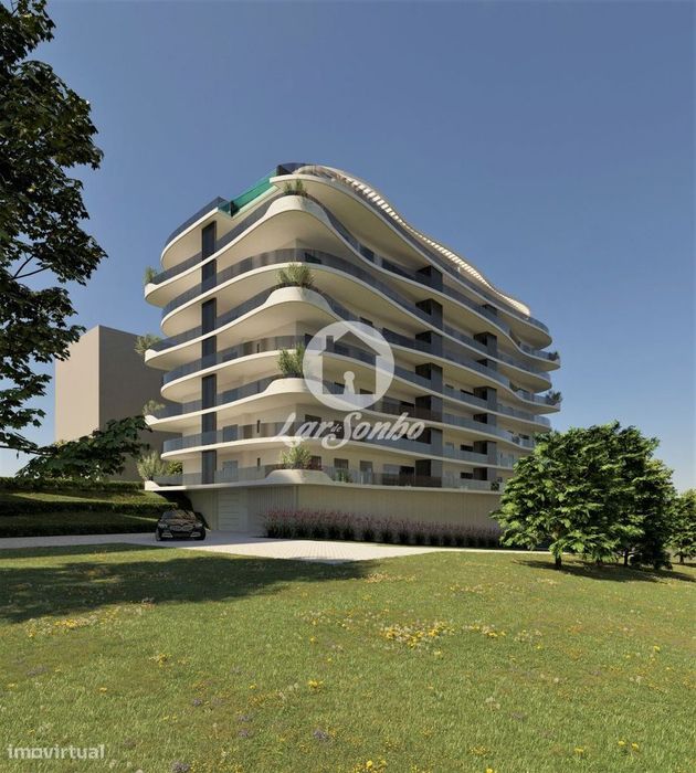 Penthouse T4 com piscina e terraço, NOVO, com G.F. em Braga