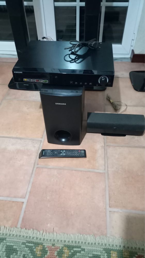 Home cinema system da Samsung - Sistema de som e DVD (full HD)