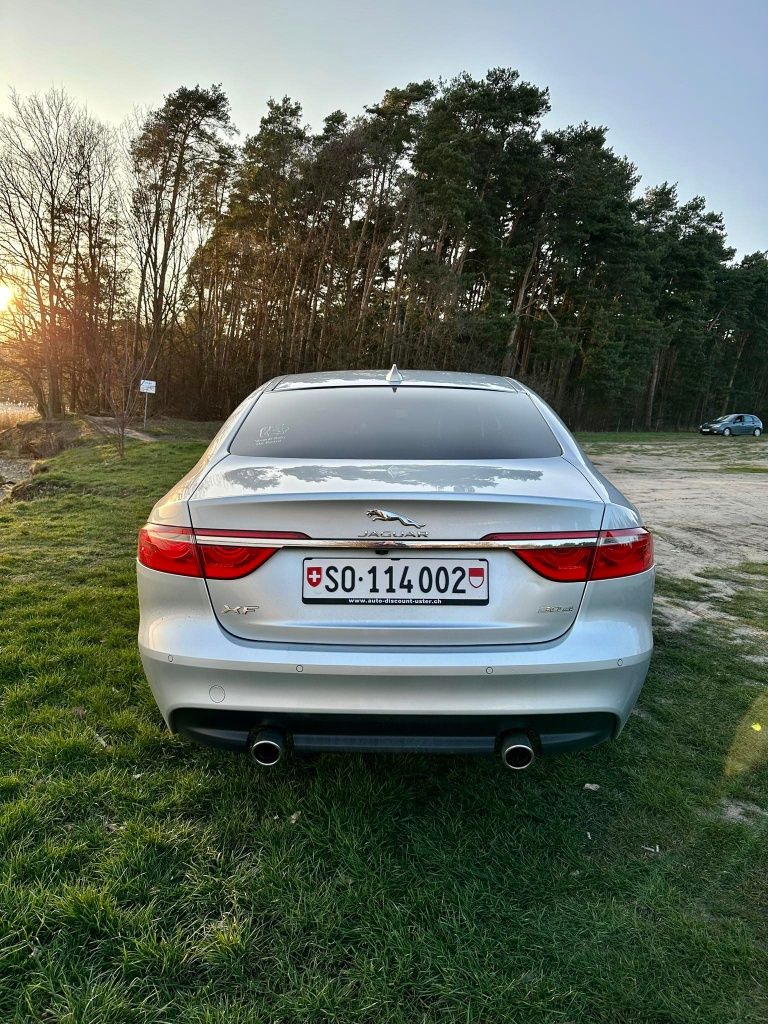 Jaguar XF  3.0D 300 KM